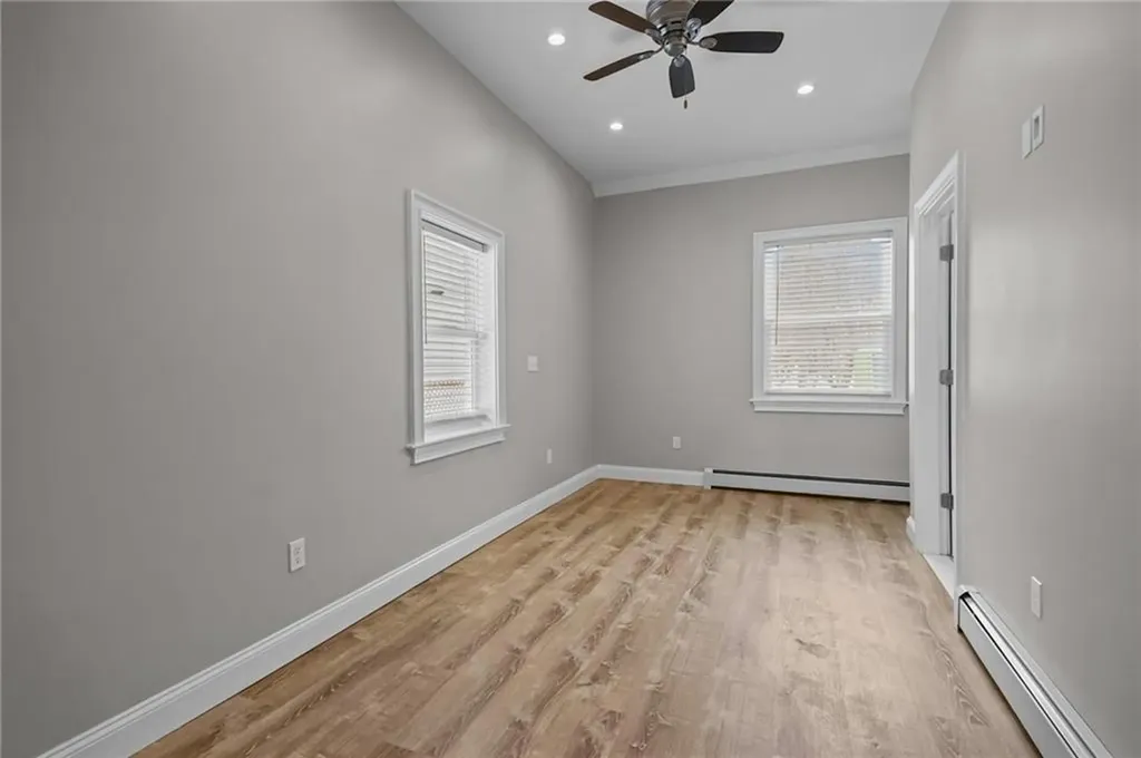 23 Livingston Place Middletown RI 02842