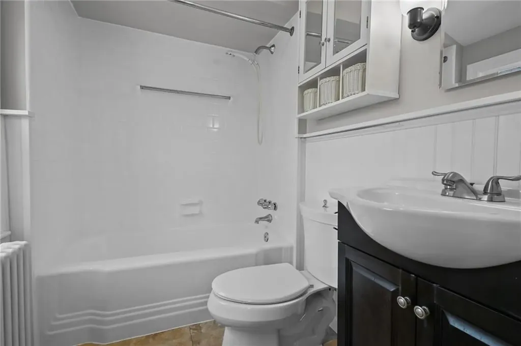 23 Livingston Place Middletown RI 02842