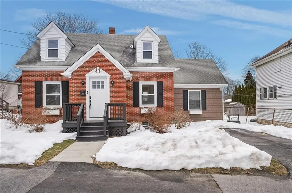 23 Livingston Place Middletown RI 02842