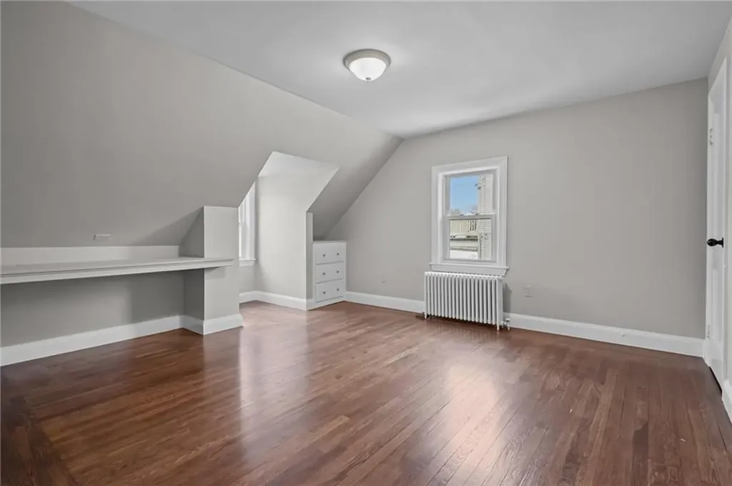 23 Livingston Place Middletown RI 02842