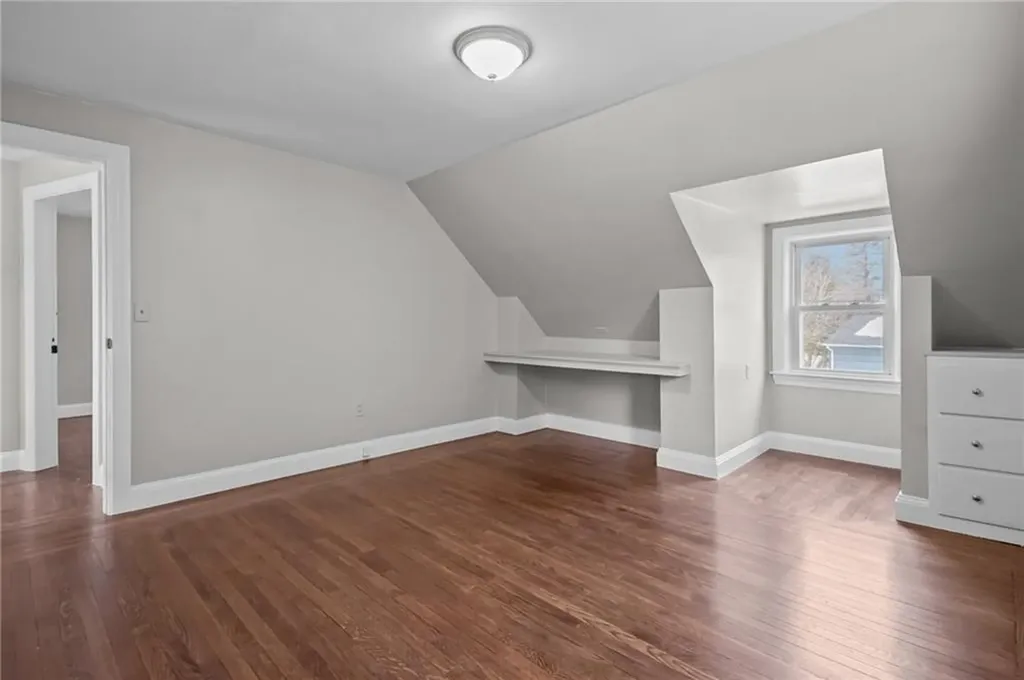 23 Livingston Place Middletown RI 02842