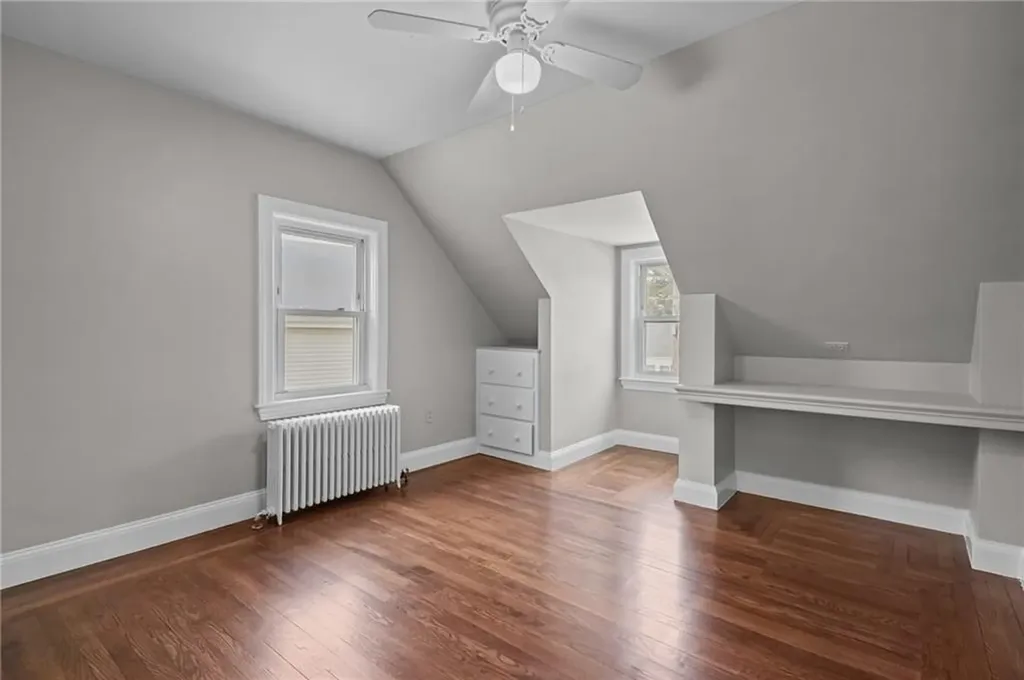 23 Livingston Place Middletown RI 02842