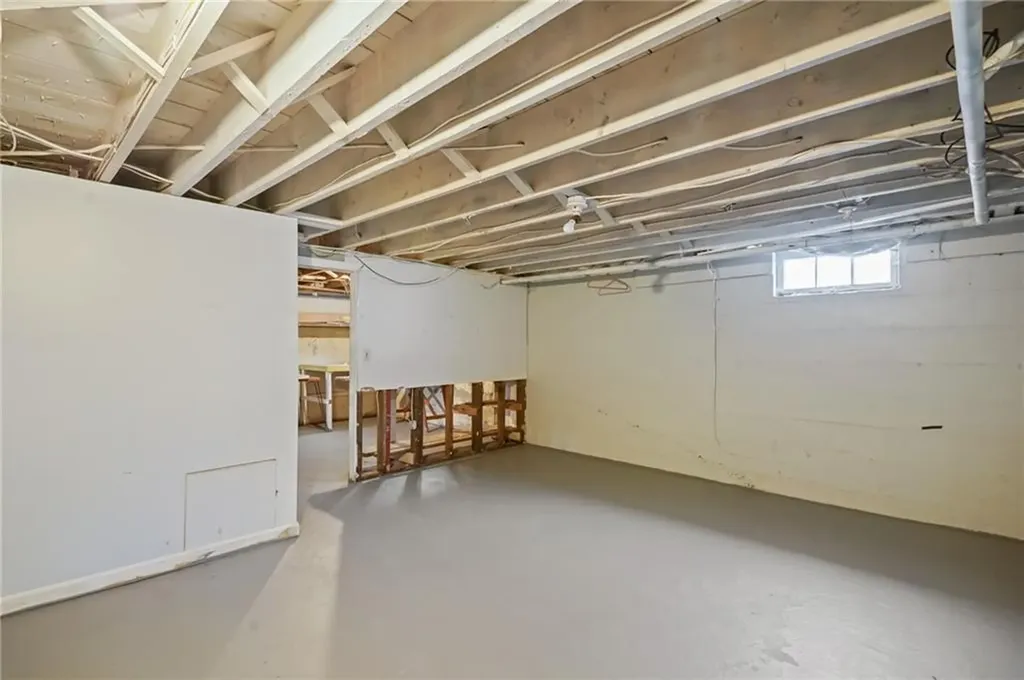 23 Livingston Place Middletown RI 02842