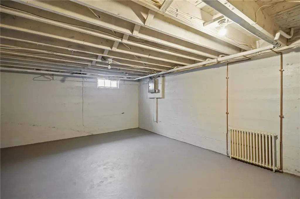 23 Livingston Place Middletown RI 02842