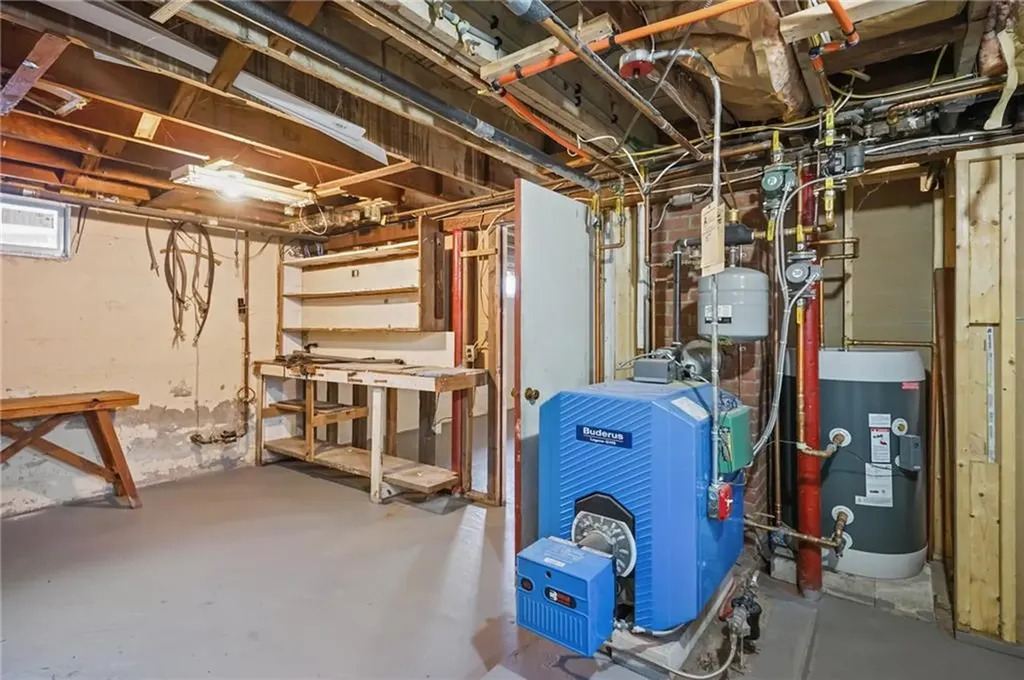 23 Livingston Place Middletown RI 02842