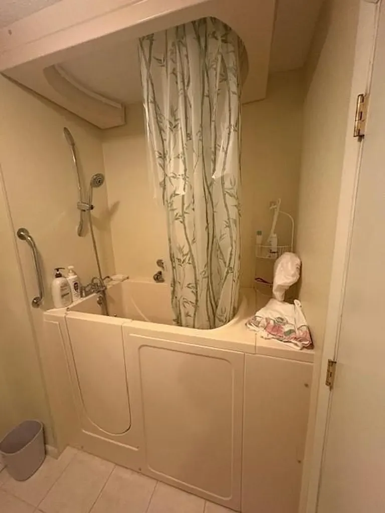 833 Halifax Drive Warwick RI 02886