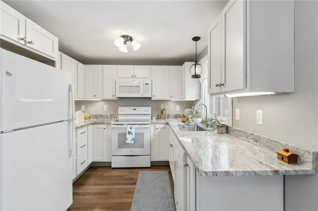 500 Greenwich Avenue West Warwick RI 02893