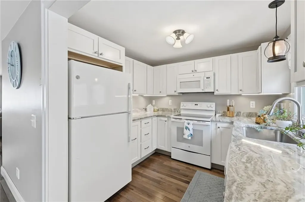 500 Greenwich Avenue West Warwick RI 02893