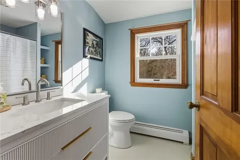 140 Long Highway Little Compton RI 02837