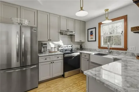 140 Long Highway Little Compton RI 02837