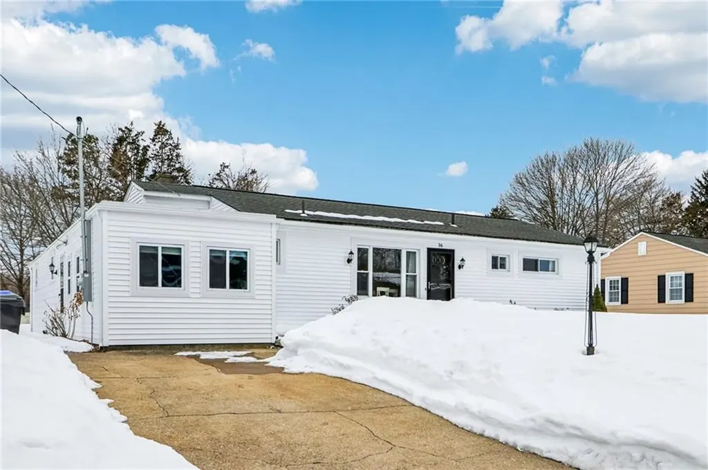 16 Morris Street West Warwick RI 02893