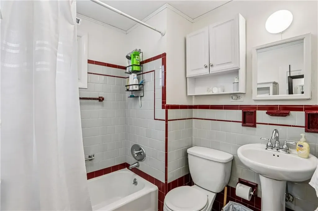 16 Morris Street West Warwick RI 02893