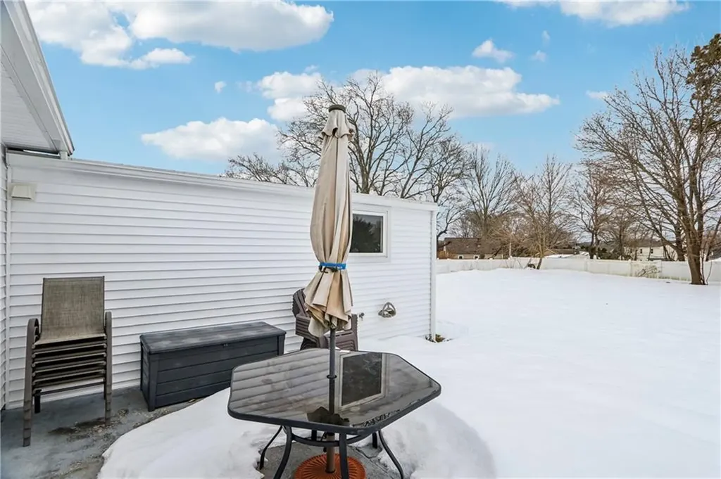 16 Morris Street West Warwick RI 02893