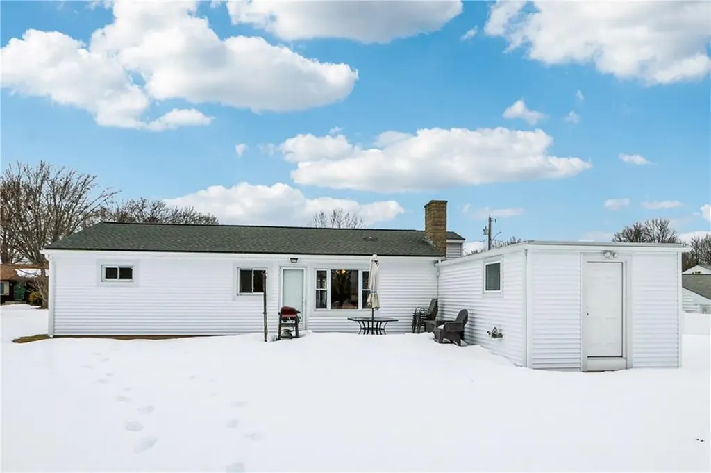 16 Morris Street West Warwick RI 02893