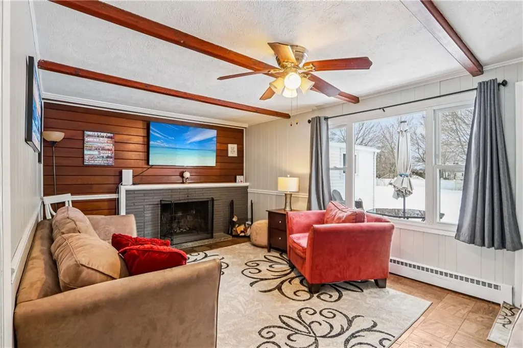 16 Morris Street West Warwick RI 02893
