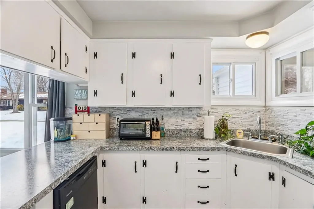 16 Morris Street West Warwick RI 02893