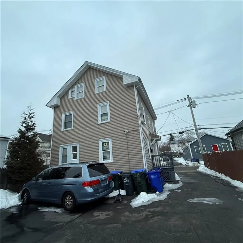 48 Unit Street Providence RI 02909