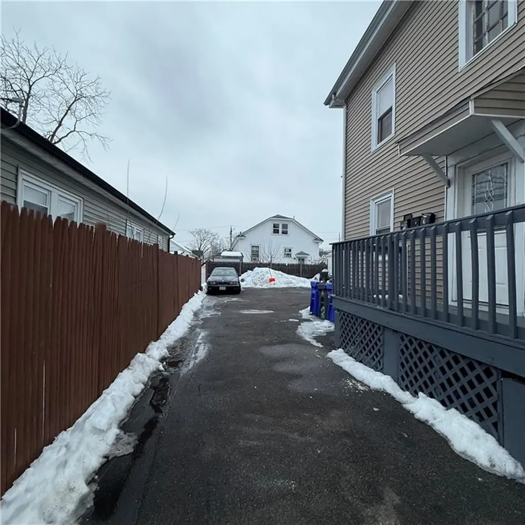 48 Unit Street Providence RI 02909