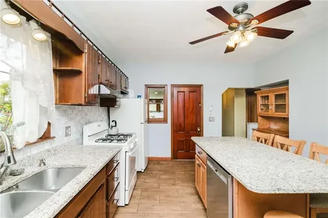 18 Central Avenue Seekonk MA 02771