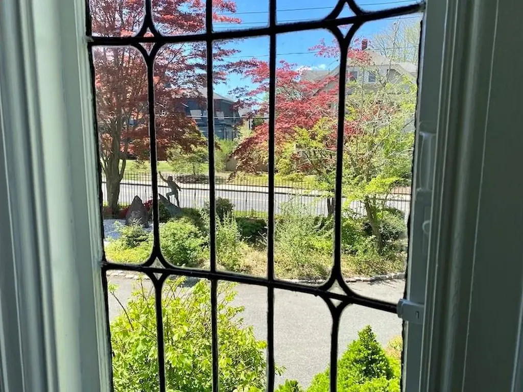 96 Rhode Island Avenue Newport RI 02840