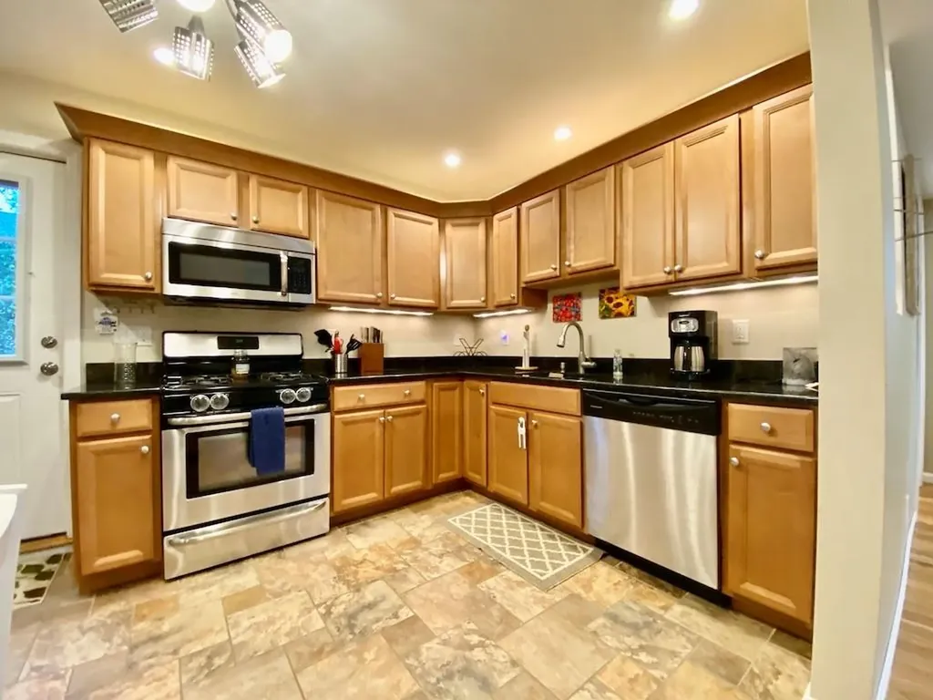 61 Callender Avenue Newport RI 02840