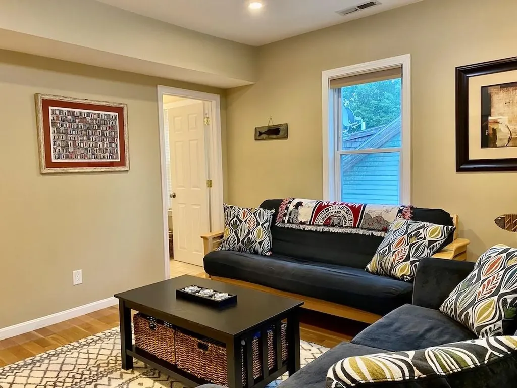 61 Callender Avenue Newport RI 02840