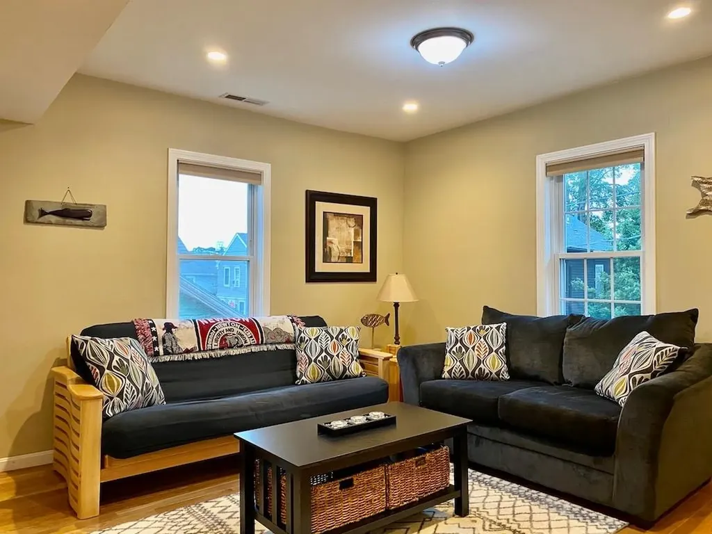 61 Callender Avenue Newport RI 02840