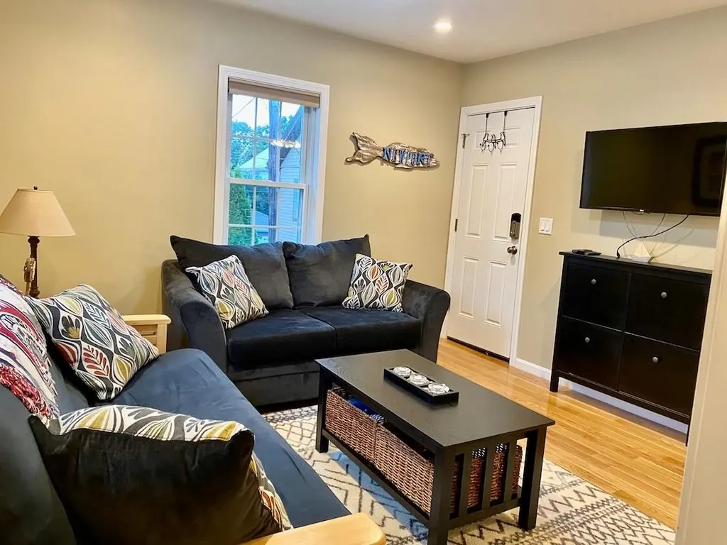 61 Callender Avenue Newport RI 02840