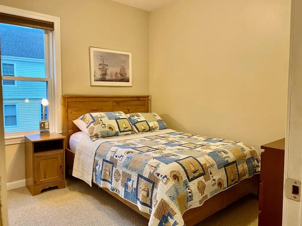 61 Callender Avenue Newport RI 02840