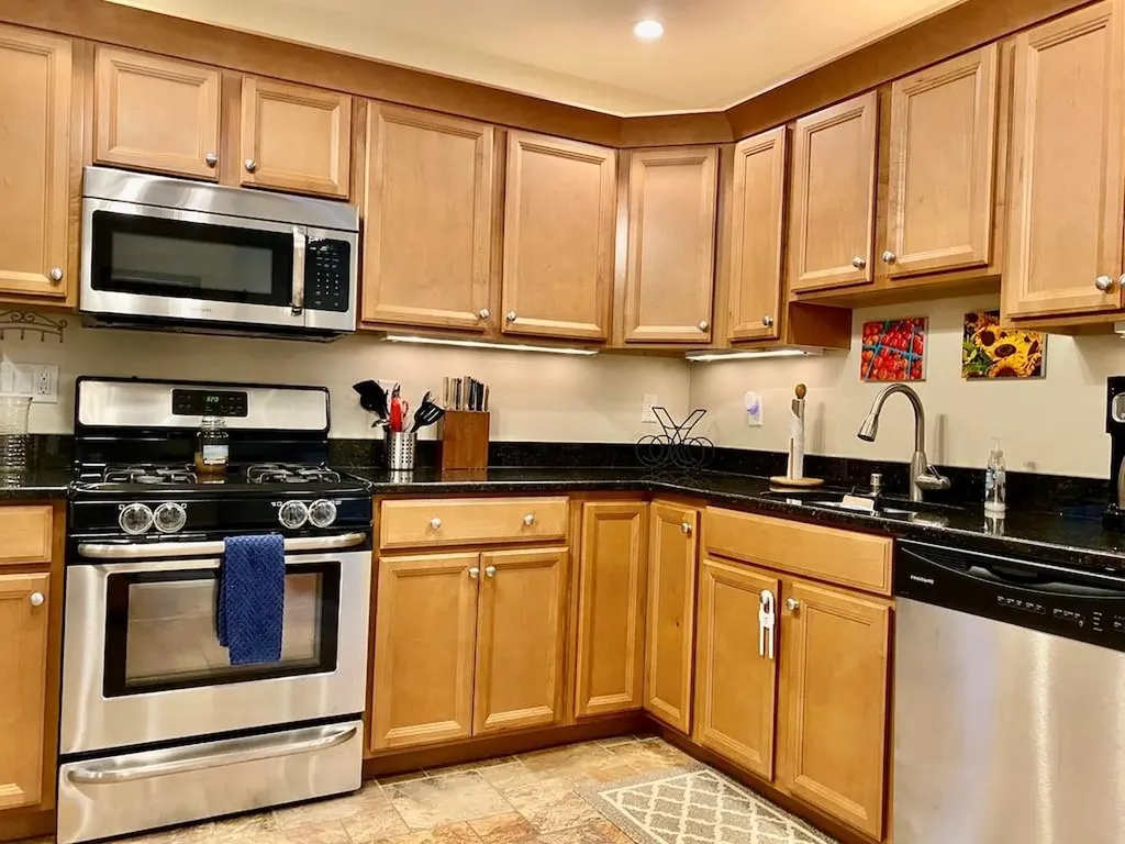 61 Callender Avenue Newport RI 02840