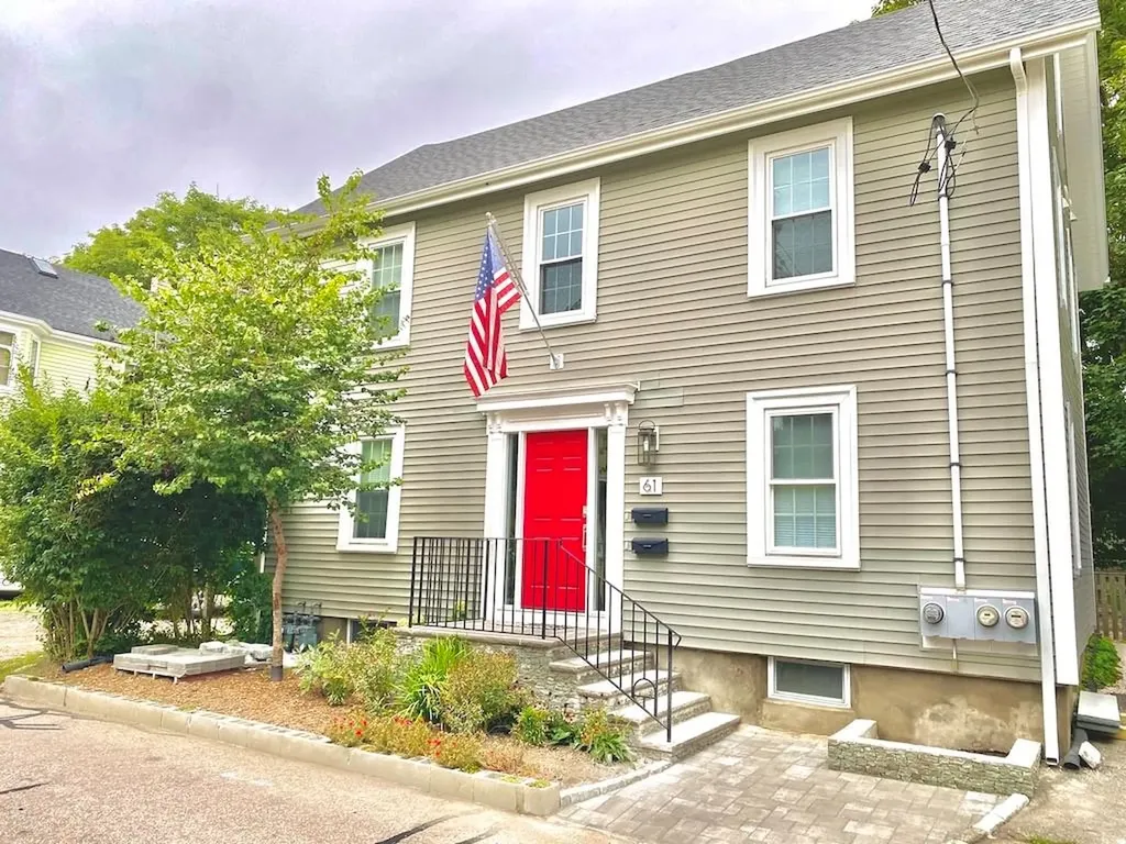 61 Callender Avenue Newport RI 02840