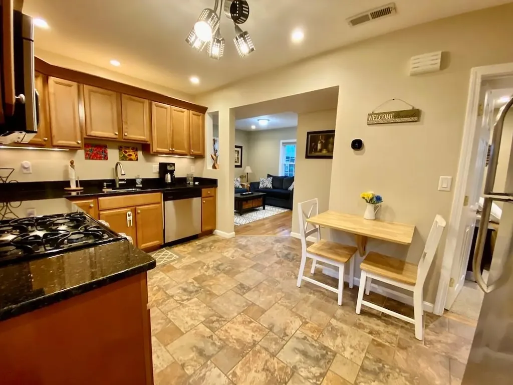 61 Callender Avenue Newport RI 02840