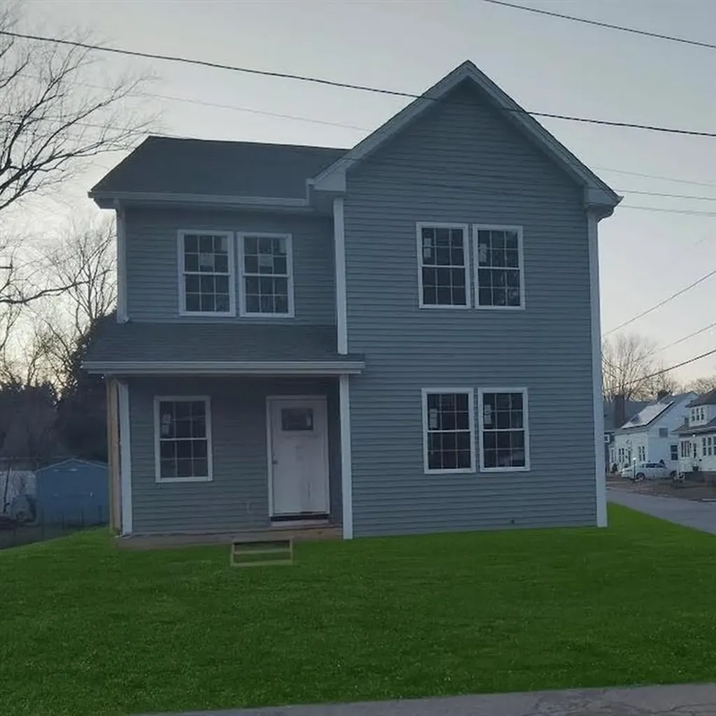 25 Arnold Street East Providence RI 02915