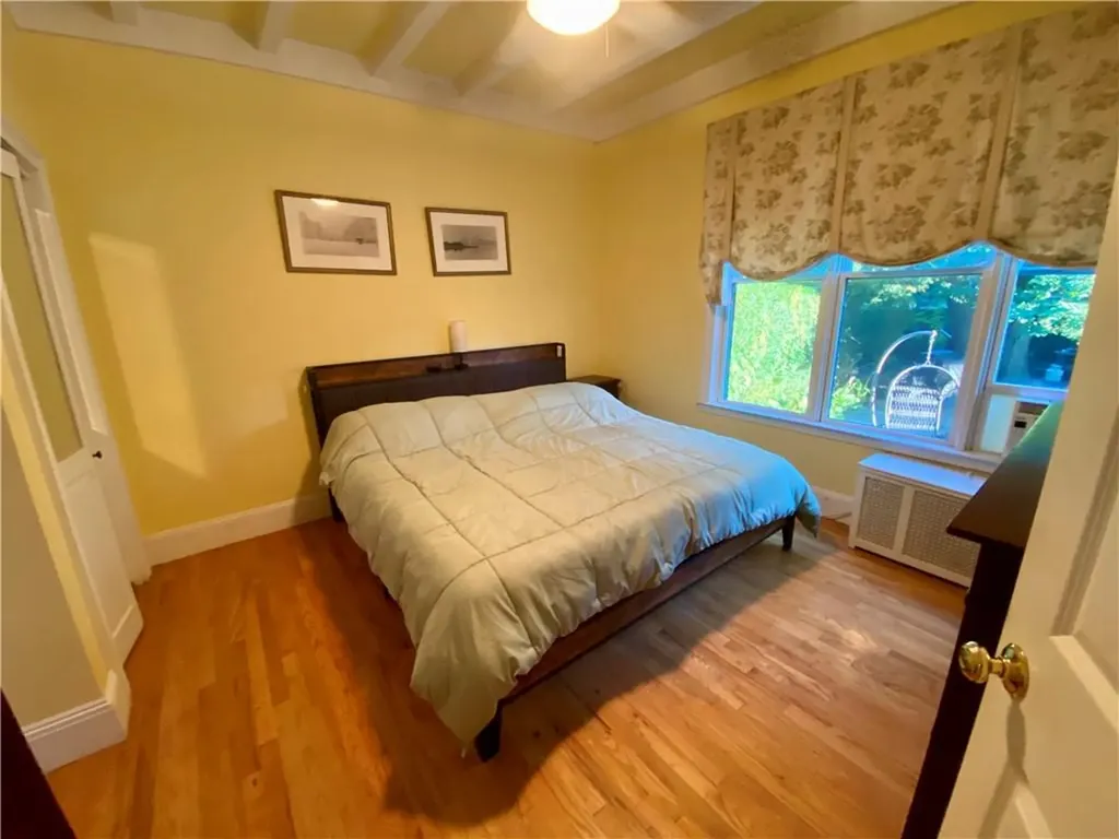96 Rhode Island Avenue Newport RI 02840