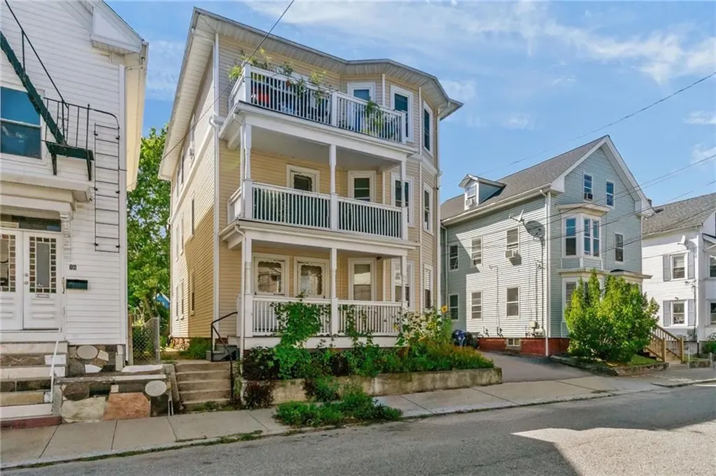 16 Ruggles Street Providence RI 02908