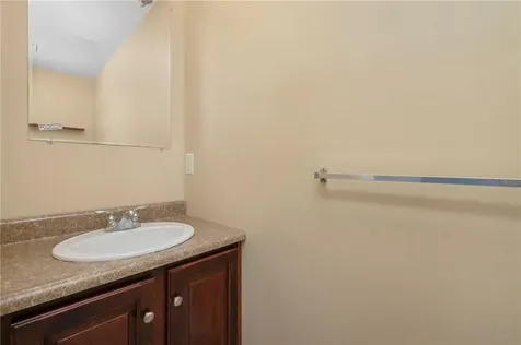 502 Southlake Road Tiverton RI 02878