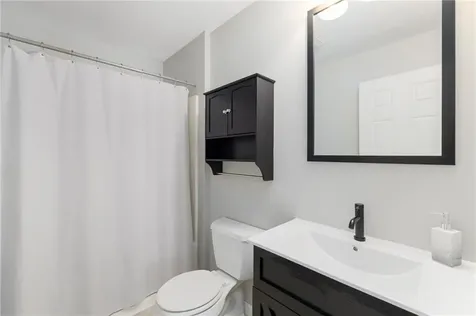 502 Southlake Road Tiverton RI 02878