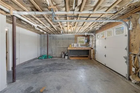 502 Southlake Road Tiverton RI 02878