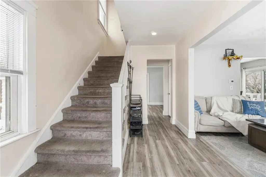 62 Browne Street Cranston RI 02920