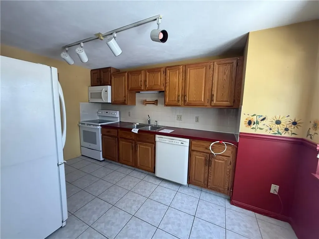 351 New London Avenue Warwick RI 02886