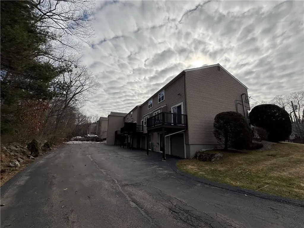 351 New London Avenue Warwick RI 02886