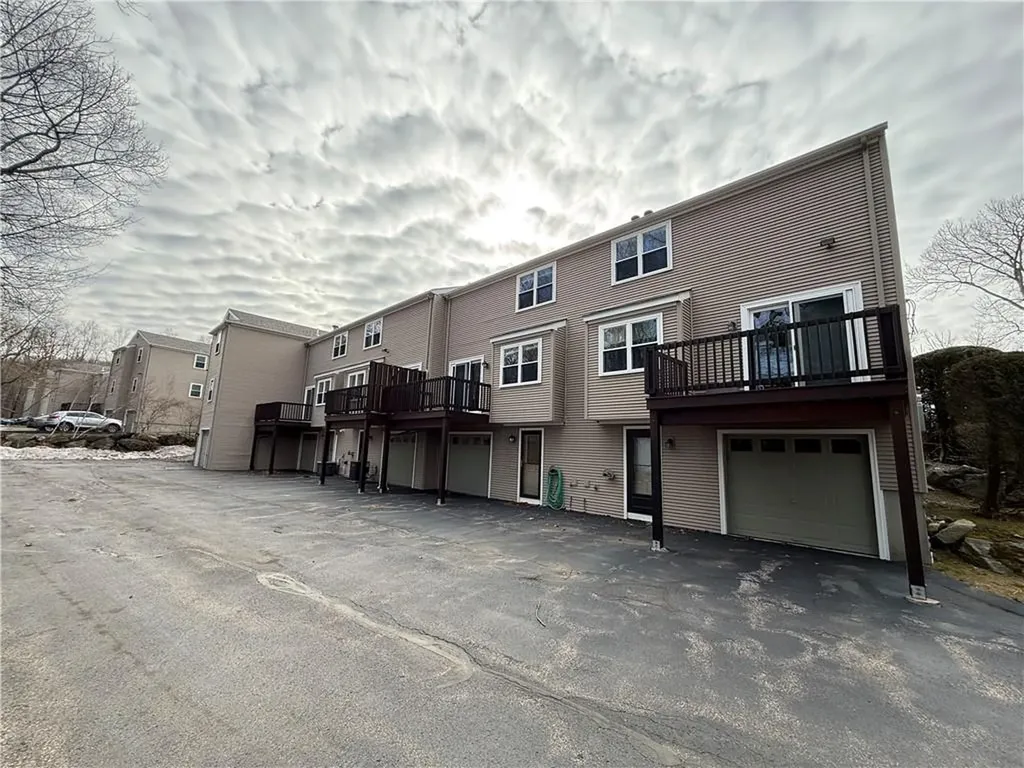351 New London Avenue Warwick RI 02886