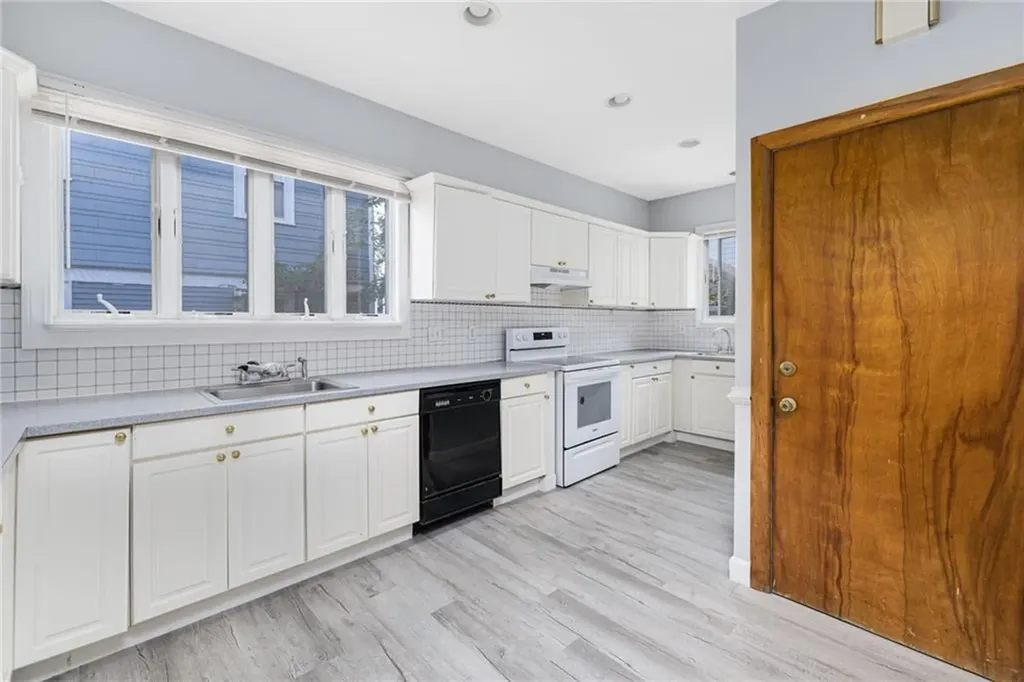 71 73 Savoy Street Providence RI 02906