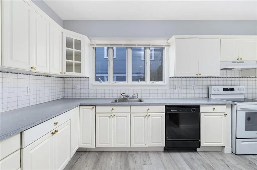 71 73 Savoy Street Providence RI 02906