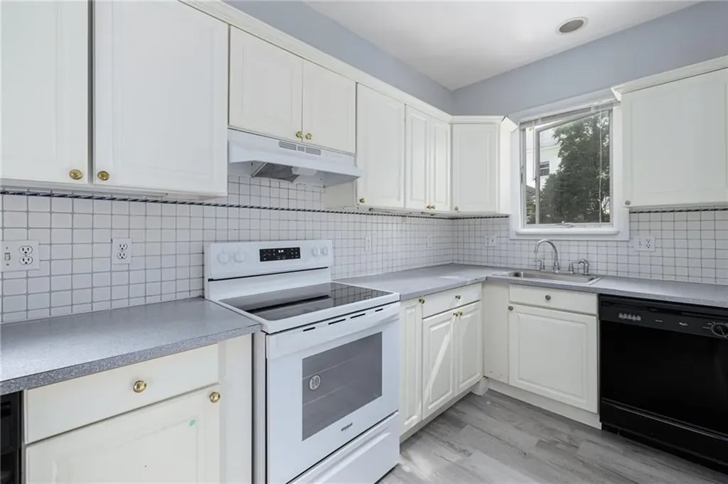 71 73 Savoy Street Providence RI 02906