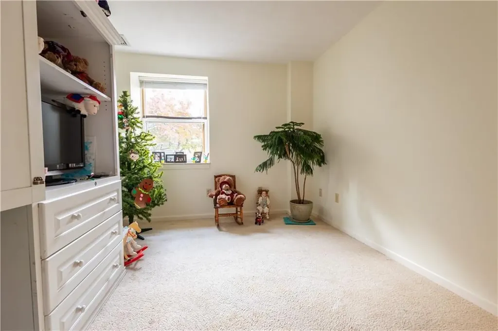 3524 West Shore Road Warwick RI 02886