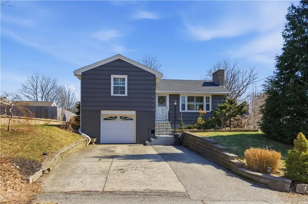 14 Clara Road Tiverton RI 02878