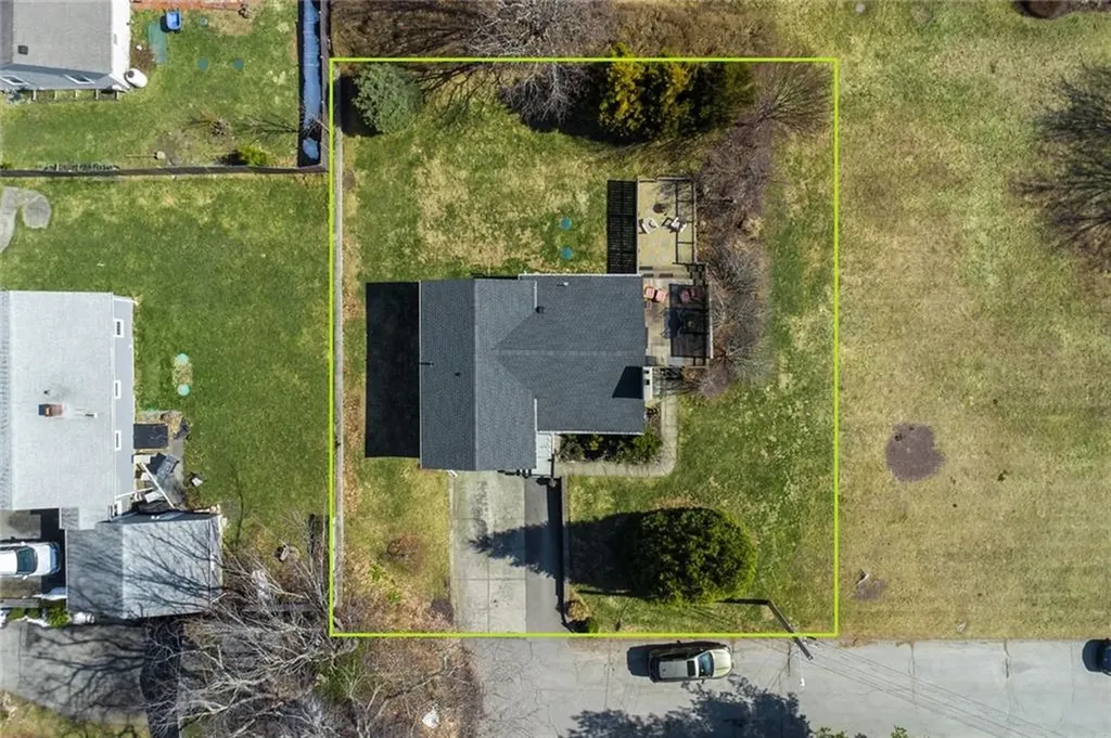 14 Clara Road Tiverton RI 02878