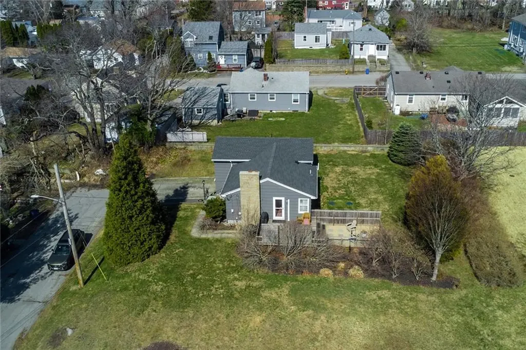 14 Clara Road Tiverton RI 02878