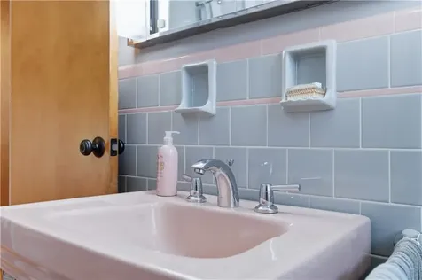 14 Clara Road Tiverton RI 02878